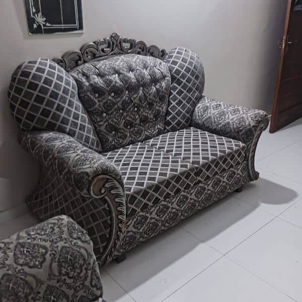 6 Seater Sofa. Good Condition 3