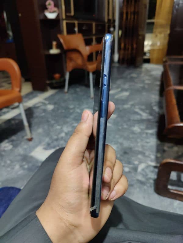 OnePlus 7t for sale in good condition 8+5/256 gb kabhi line aa jati ha 4