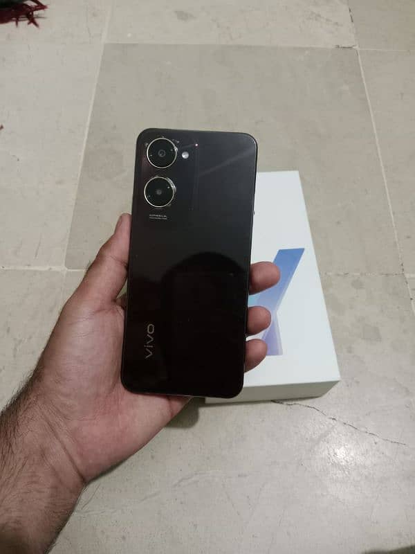 VIVO Y18 (4,128GB) 0