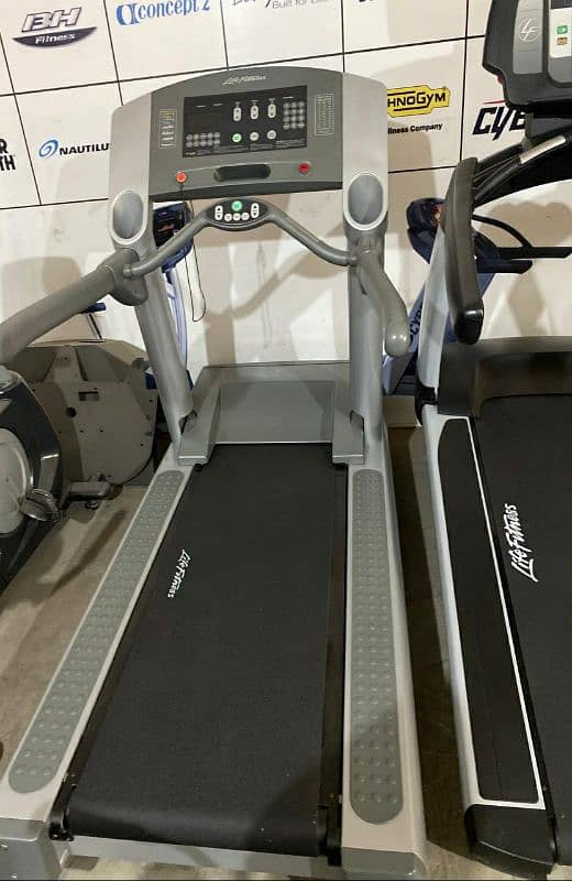 Treadmill, Elliptical, Arc trainer, spin bike, lifefitness, gym 0