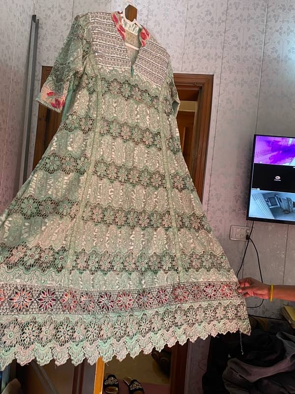 Beautiful dress with lining like almost new 0