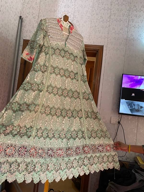 Beautiful dress with lining like almost new 1