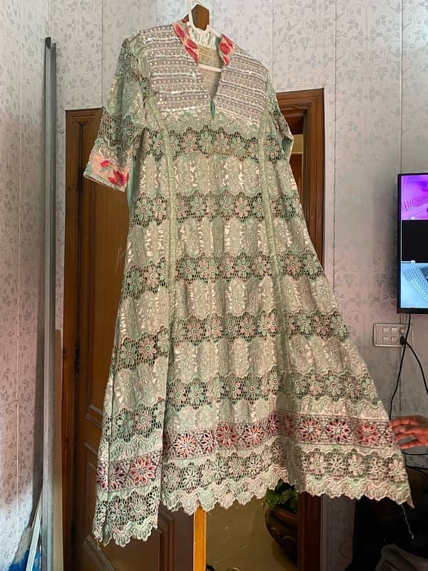 Beautiful dress with lining like almost new 2