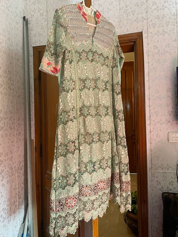 Beautiful dress with lining like almost new 3