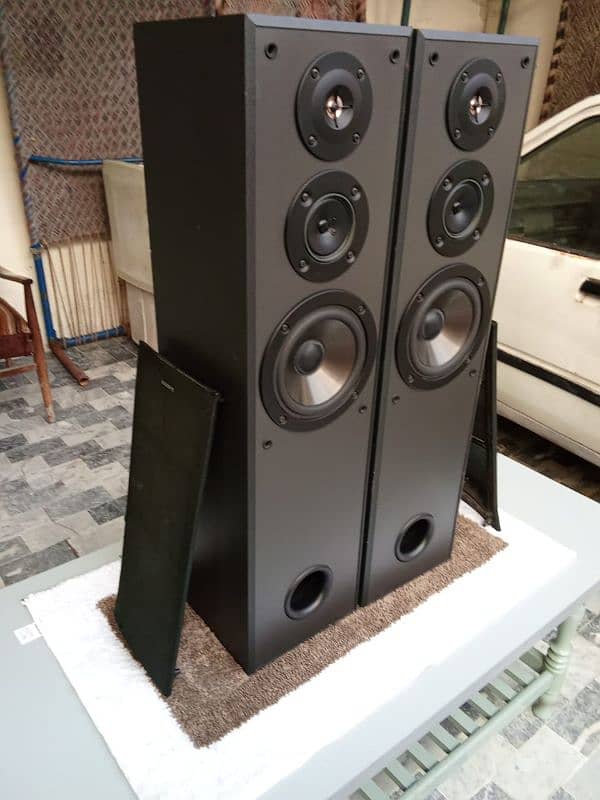 Sony Tower Speakers 1