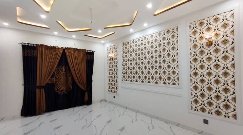 10 Marla Luxurious Low Price House For Sale 11