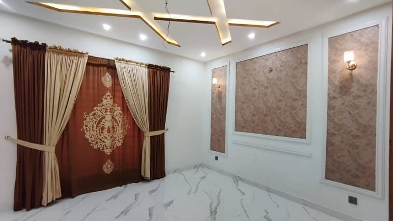 10 Marla Luxurious Low Price House For Sale 25