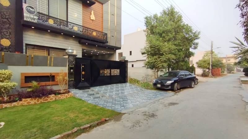 10 Marla Luxurious Low Price House For Sale 27