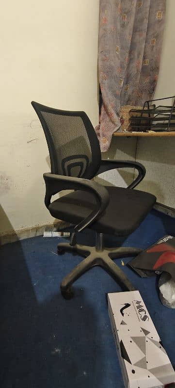 computer chair for urgent sale 0