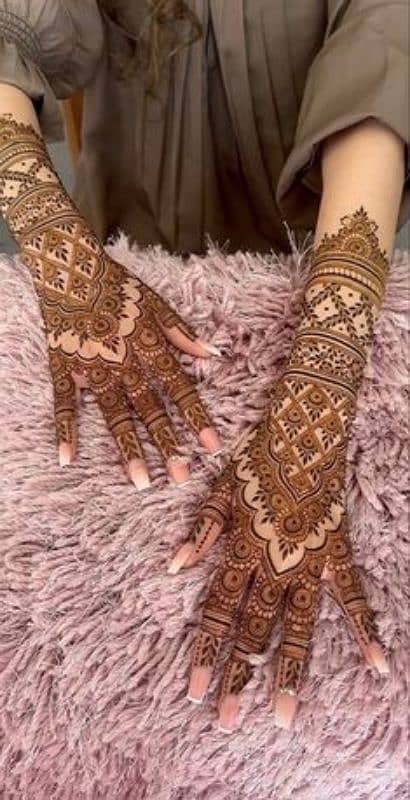 mehndi lgwaen hr qism ki khubsurat mehndi bridal , party etc 3