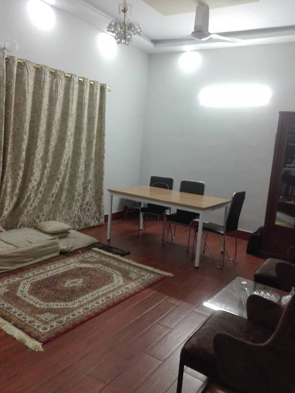 three bed dd portion for rent in johar 1