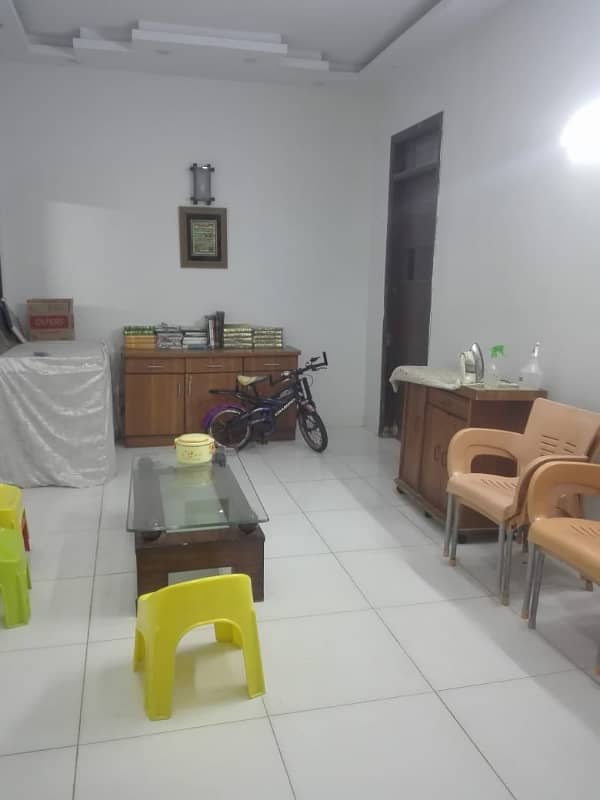 three bed dd portion for rent in johar 6