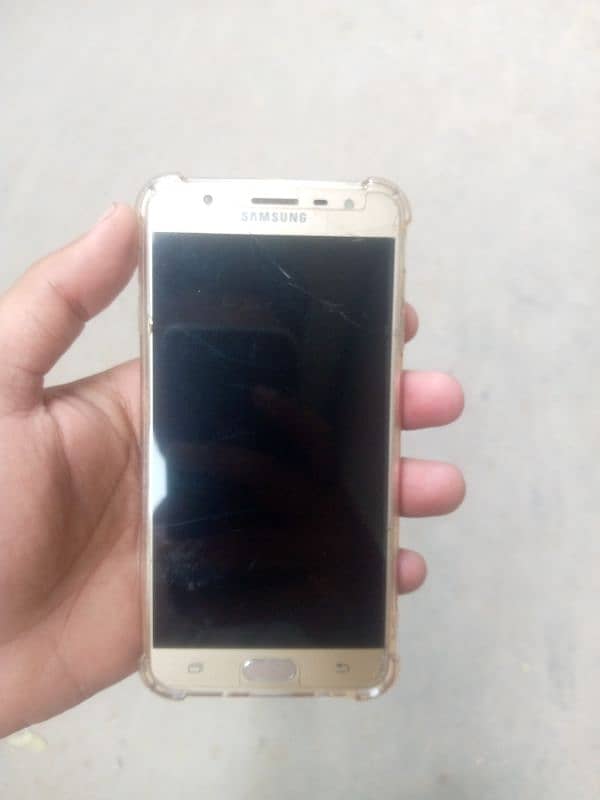 Samsung Galaxy J7 prime 4