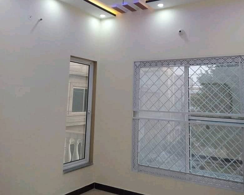 Corner 2 Marla House Available For Sale In Gulshan Ali Colony, Lahore 1