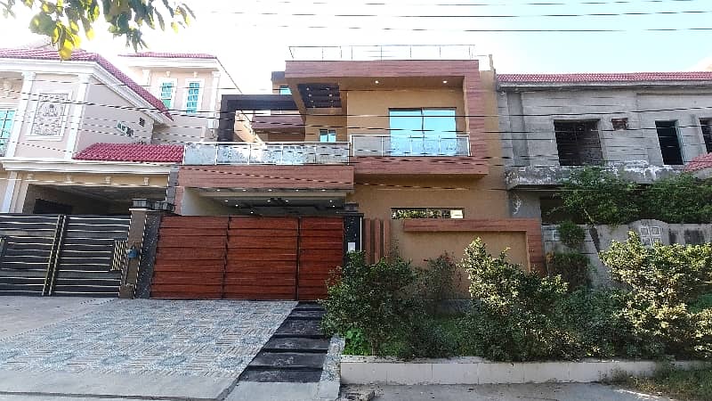 10 Marla House In Sahafi Colony 0