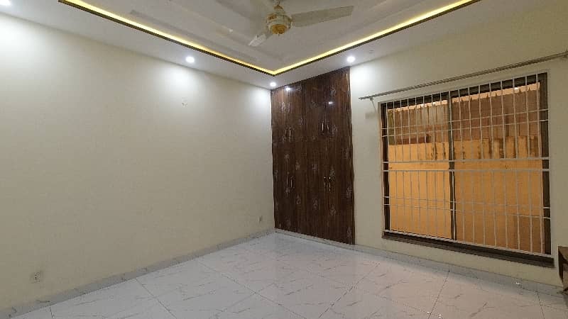 10 Marla House In Sahafi Colony 12