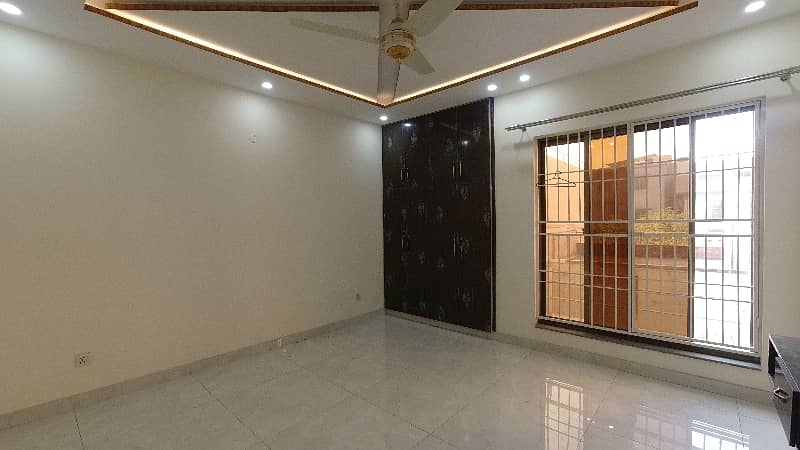 10 Marla House In Sahafi Colony 19