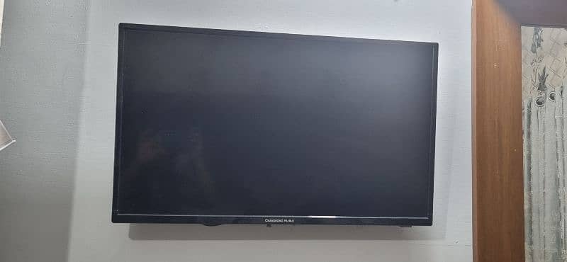 LED 32 inches tv 0