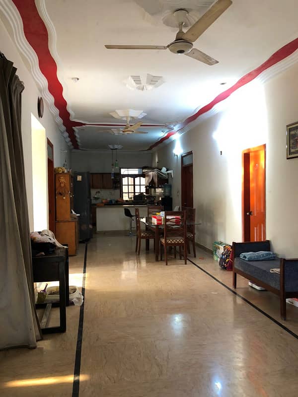 independent 300 yards bungalow for rent in johar 9