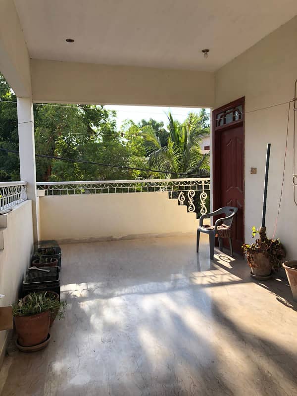 independent 300 yards bungalow for rent in johar 10