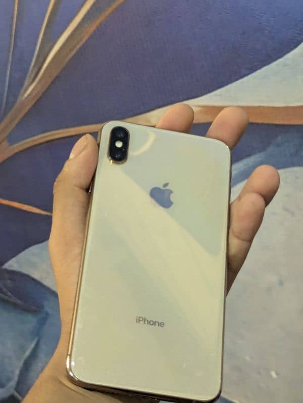 iPhone xs max 64gb Golden Color Factory Unlock 0