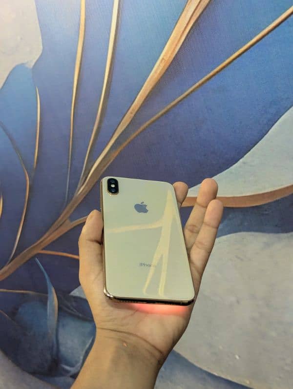 iPhone xs max 64gb Golden Color Factory Unlock 4