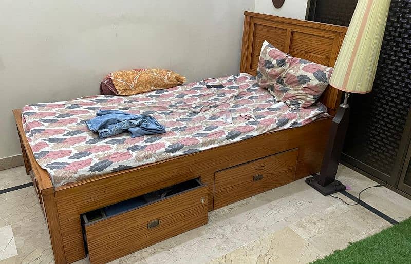 single bed with table and Almari 0