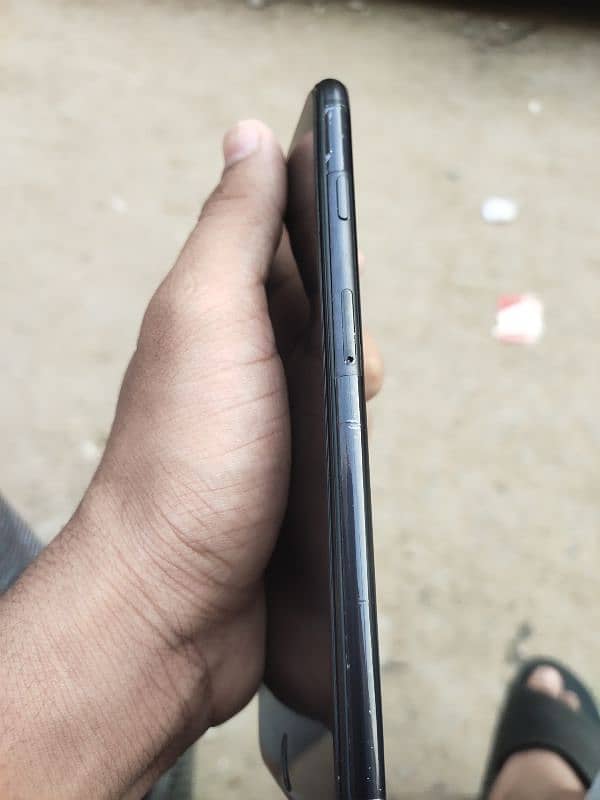 iphone 7plus ha 128gb whsp. 03191869788 bss finger nahi chalta non pta 7