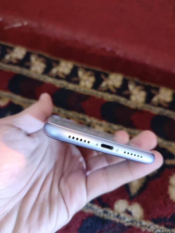 iphone 11 128 GB water pack 2