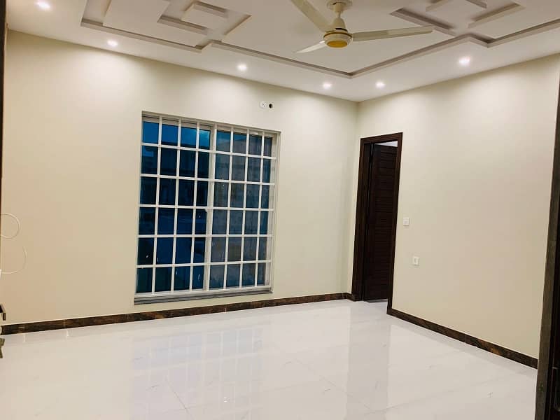 FOR SALE HOUSE BRAND NEW 1 KANAL DOUBLE STORY MODERN STYLE HOUSE NESPAK SOCIETY PHASE 3  TOP LOCATION GOOD TIME INVESTMENT 2