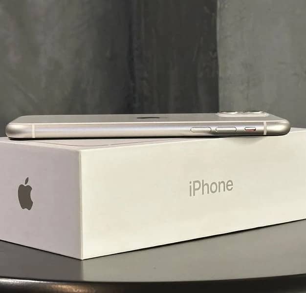 iphone 11 dual sim pta 100% health new phone 03164204910 2