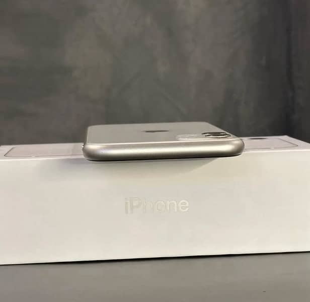 iphone 11 dual sim pta 100% health new phone 03164204910 5