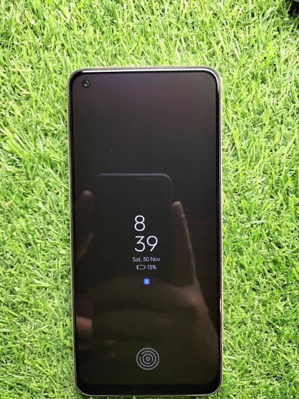 I am selling Oppo F21 pro ladies hand use New Condition 2