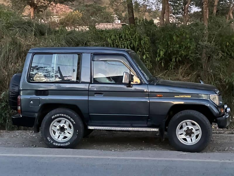 Toyota Land Cruiser 2  1990 4