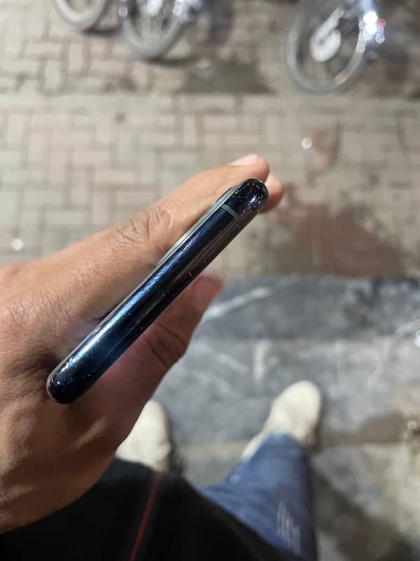 i phone 11 pro 64gb non pta  condition 10/9 back change baki All ok 1