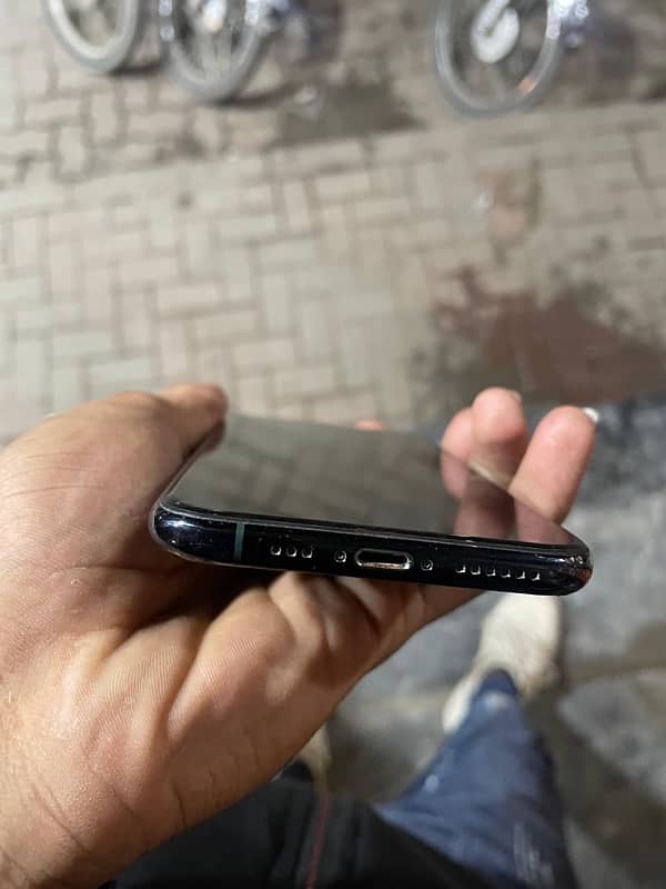 i phone 11 pro 64gb non pta  condition 10/9 back change baki All ok 2