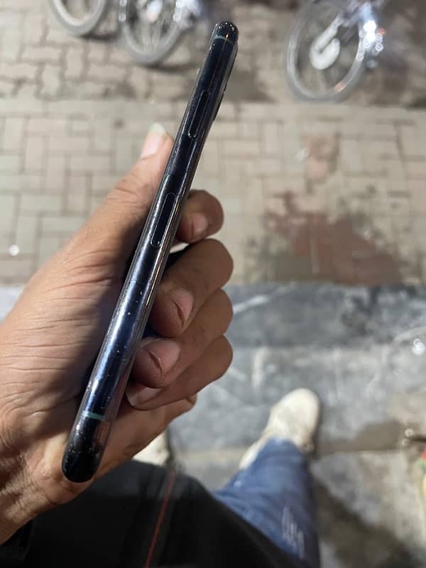 i phone 11 pro 64gb non pta  condition 10/9 back change baki All ok 4