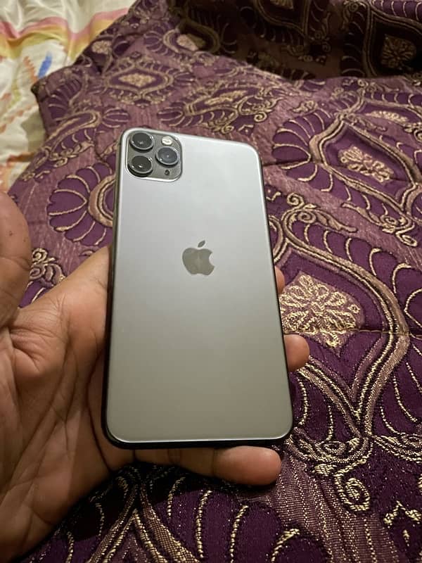 iPhone 11 Pro Max 0