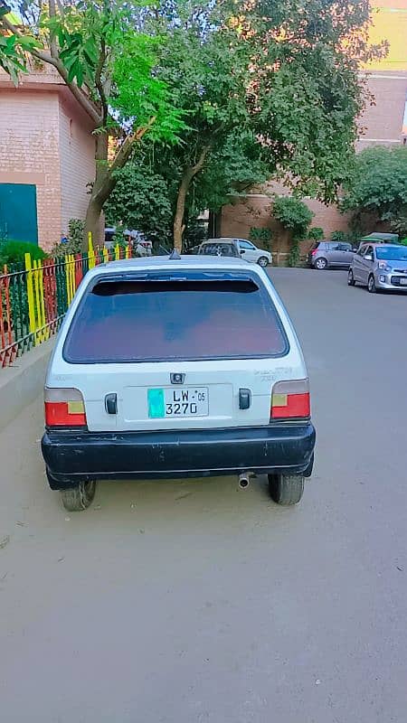 Suzuki Mehran VXR 05 last ki hai, andar say genuine hai,vvip fmly car 7