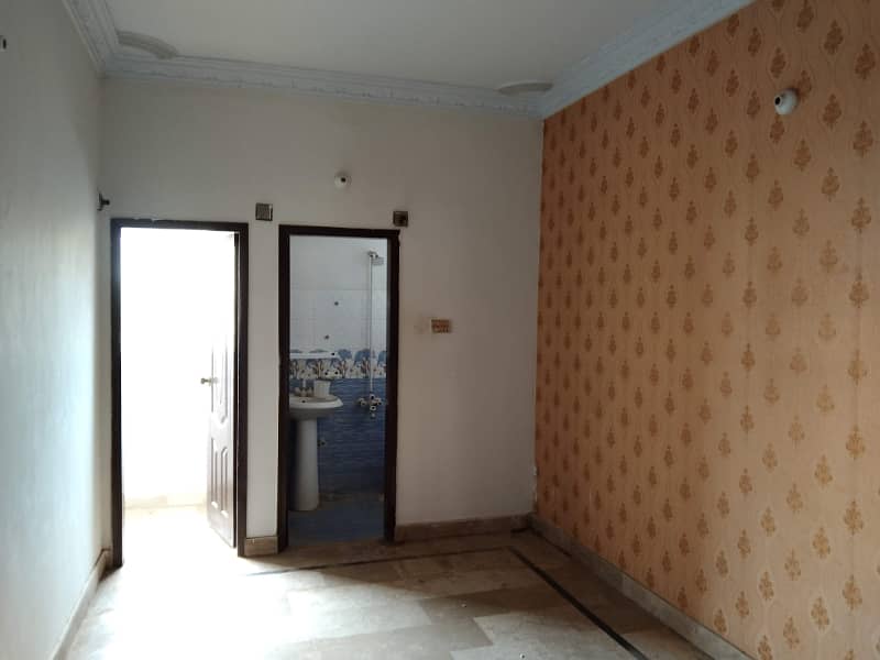 2 bed lounge with roof pent house for rent with nazimabad 5 5