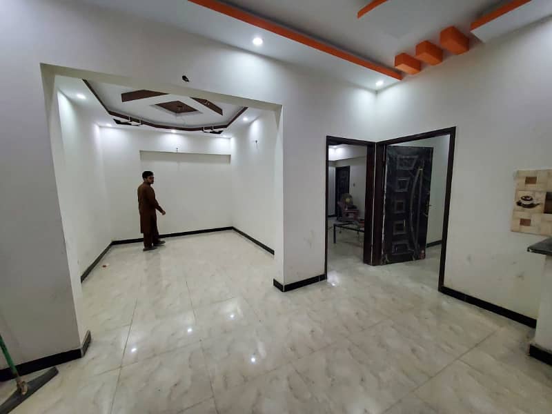 gulshan e iqbal block 5 office for rent 240 sqyds reday to move 4