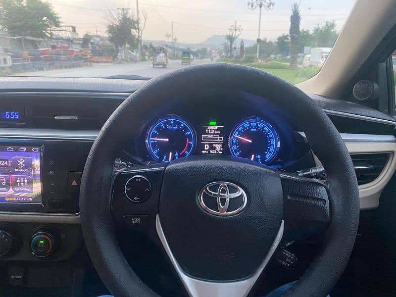 Toyota Corolla Altis 2015 3