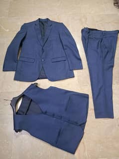 Stylish 3 piece suit for sell