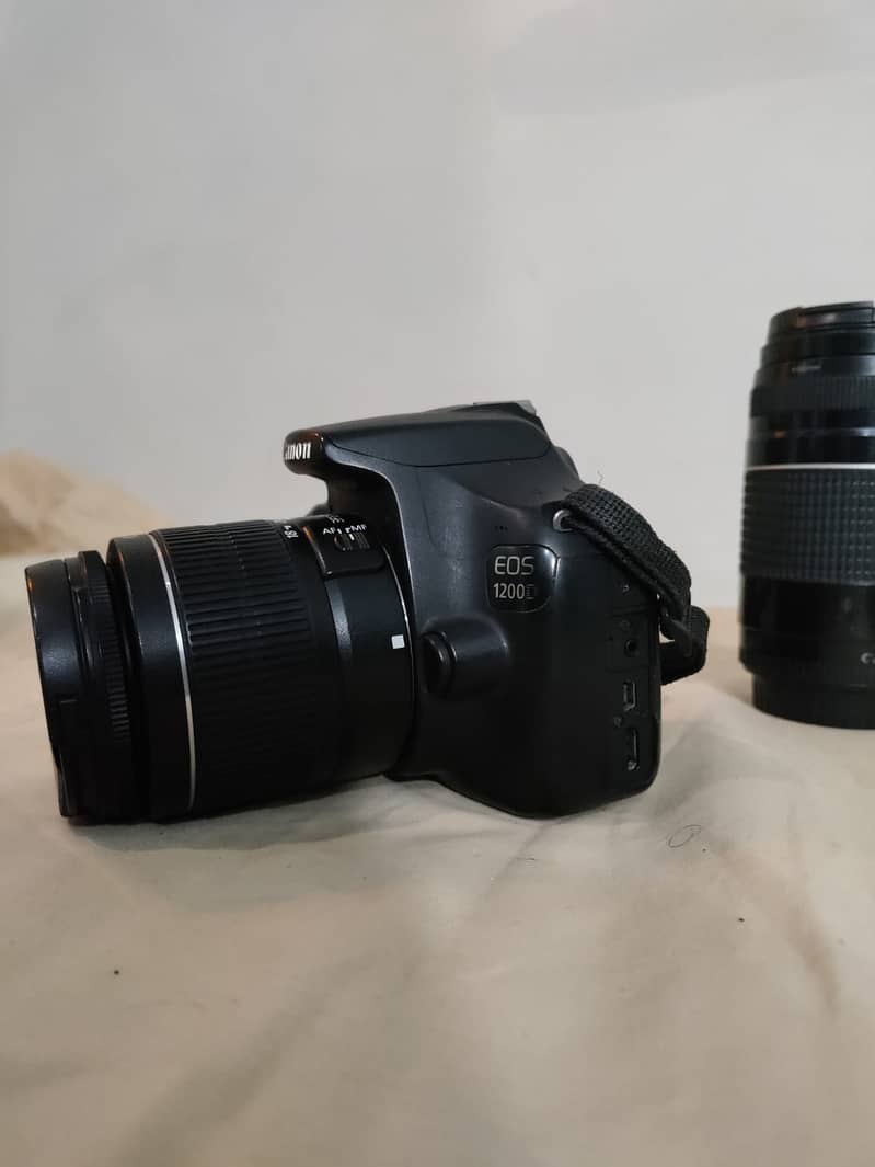 Canon 1200D with 18-55 and 75-300 lens 10/9 Condition 1