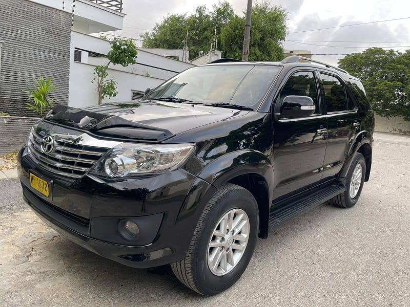 Toyota Fortuner 2013 2.7 V Package 0