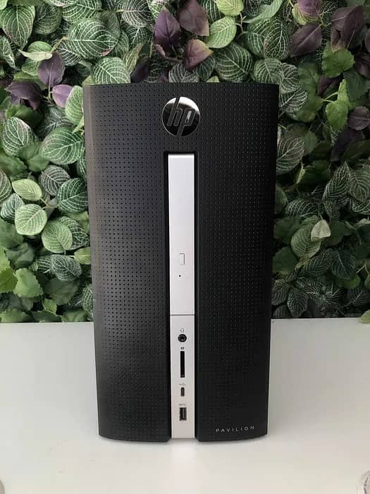 HP Pavilion 570 Tower AMD A8-9600 8GB Ddr4 128gb m2 Nvme R7 0