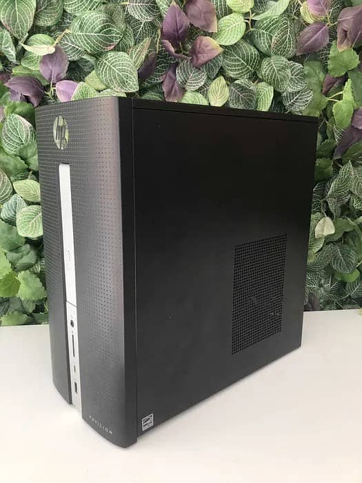 HP Pavilion 570 Tower AMD A8-9600 8GB Ddr4 128gb m2 Nvme R7 2