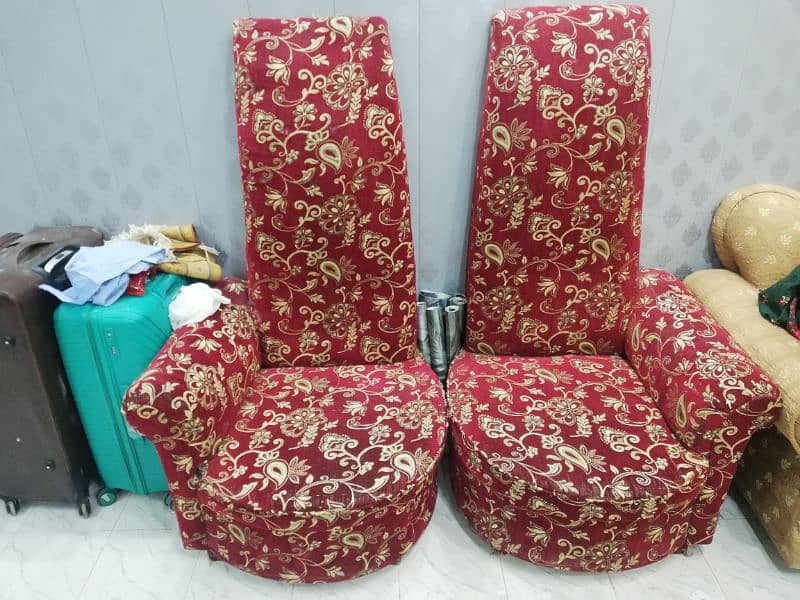 3 SEATER SOFA AND KING SIZE CHAIRS 7