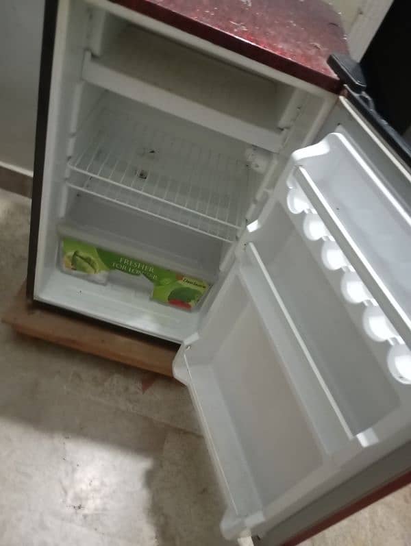 single door refrigerator 1