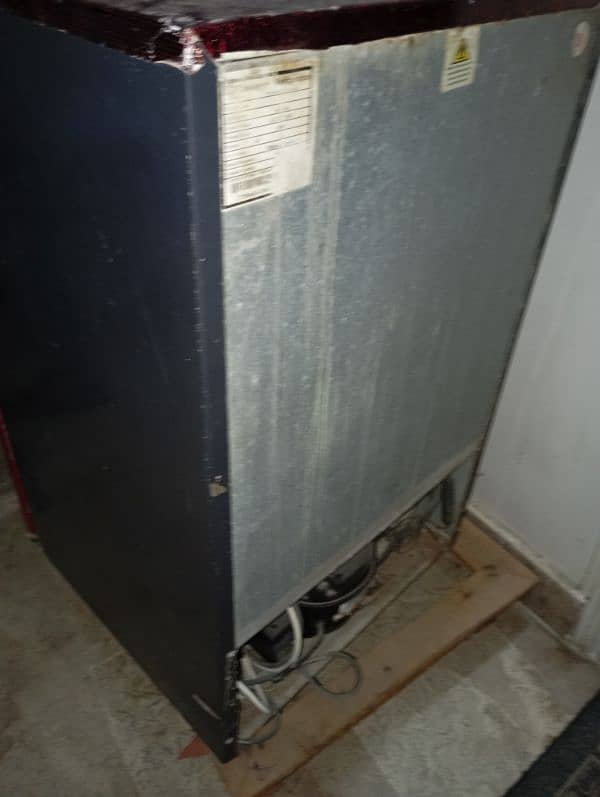 single door refrigerator 4